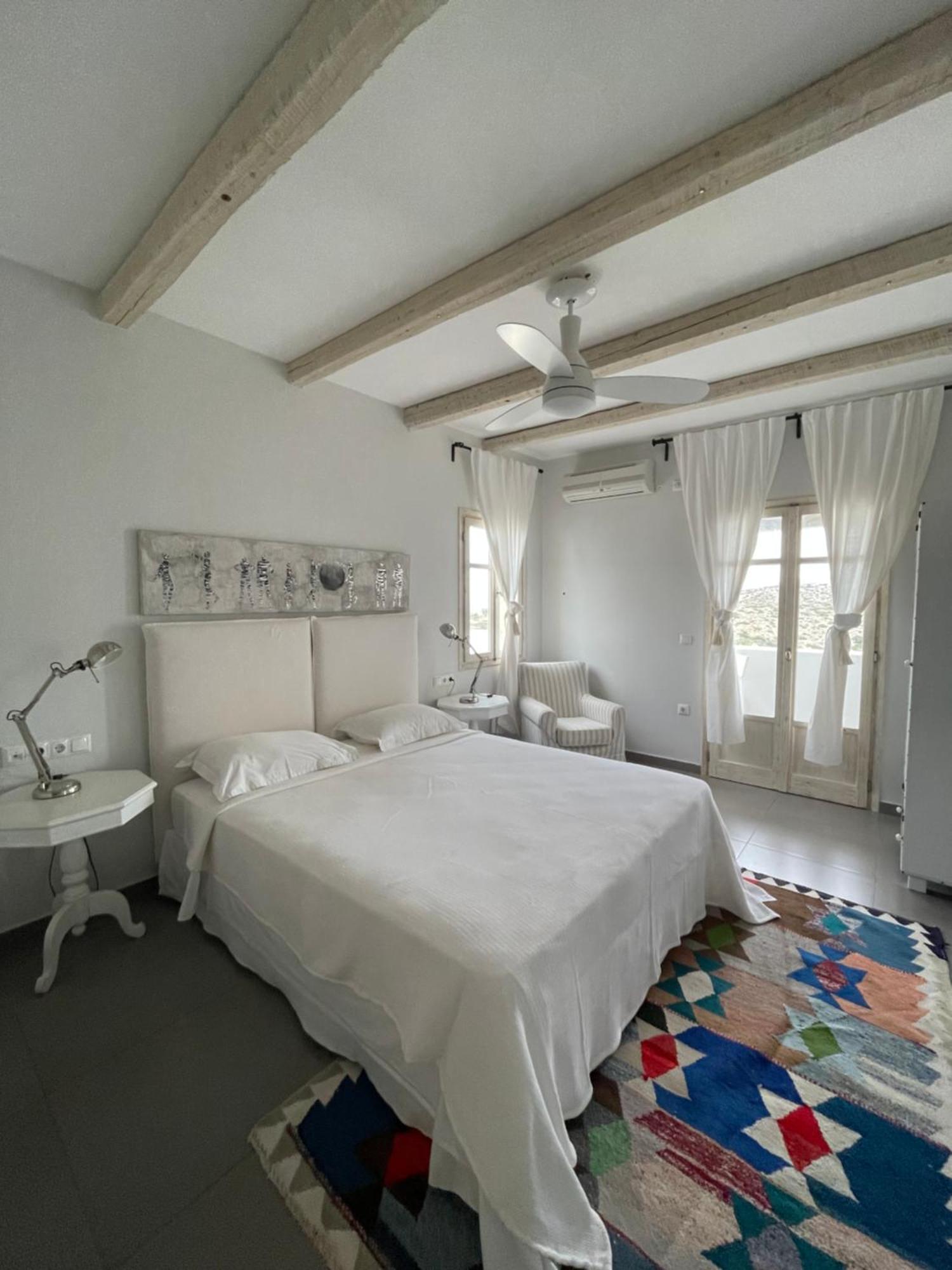 Speires Suites Irakleia  Zewnętrze zdjęcie