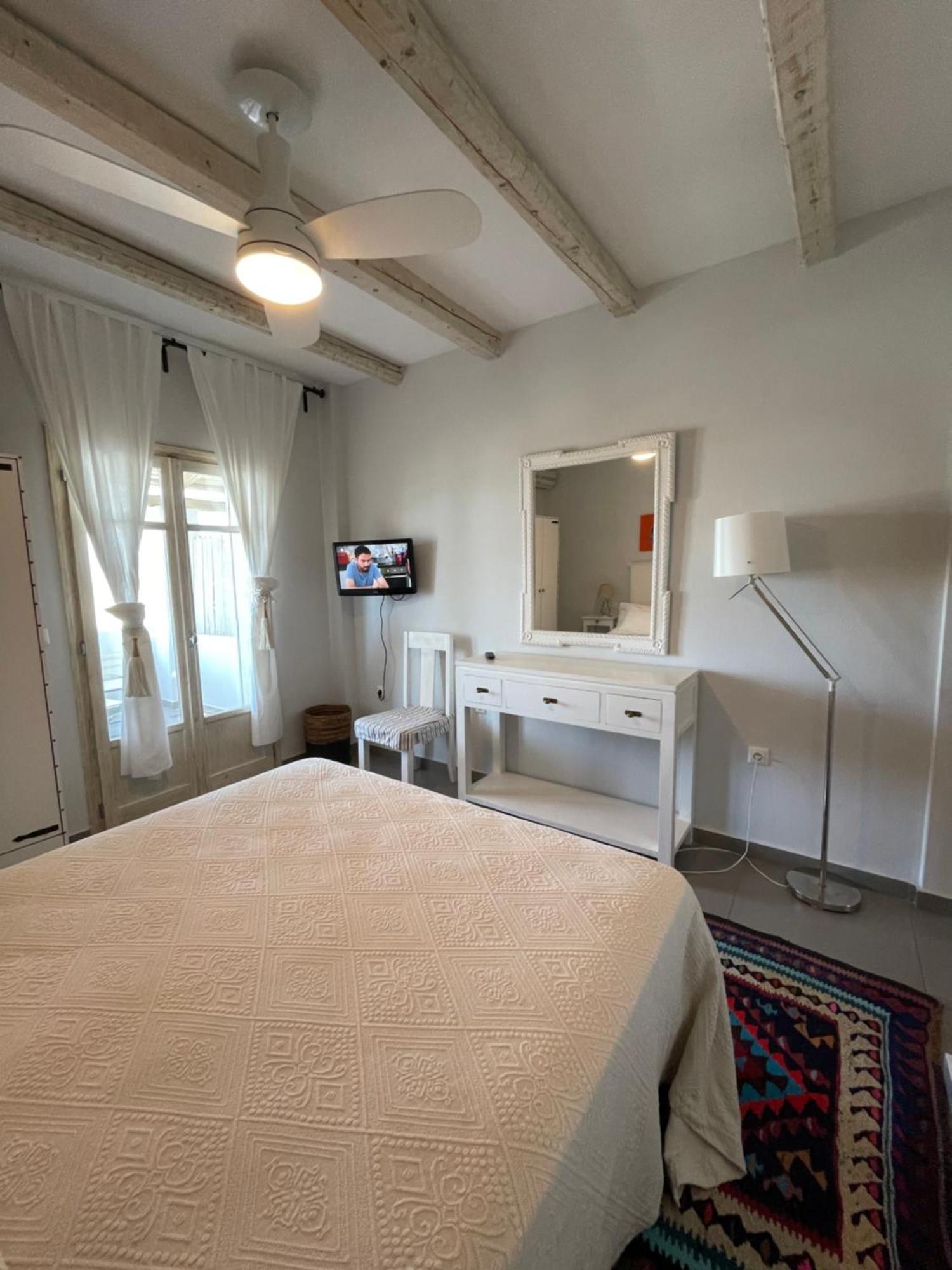 Speires Suites Irakleia  Zewnętrze zdjęcie